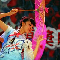 集体舞-小城雨巷为2013德州最强音总决赛颁奖综艺晚会带来清新 美丽的江南舞风