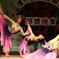OAEC 学生表演的三人舞-倩影郦风.