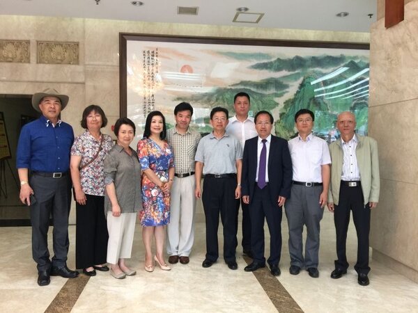 各地华星艺术团团长与侨办宣传司许玉明司长, 刘为杰副司长再次相聚留影
